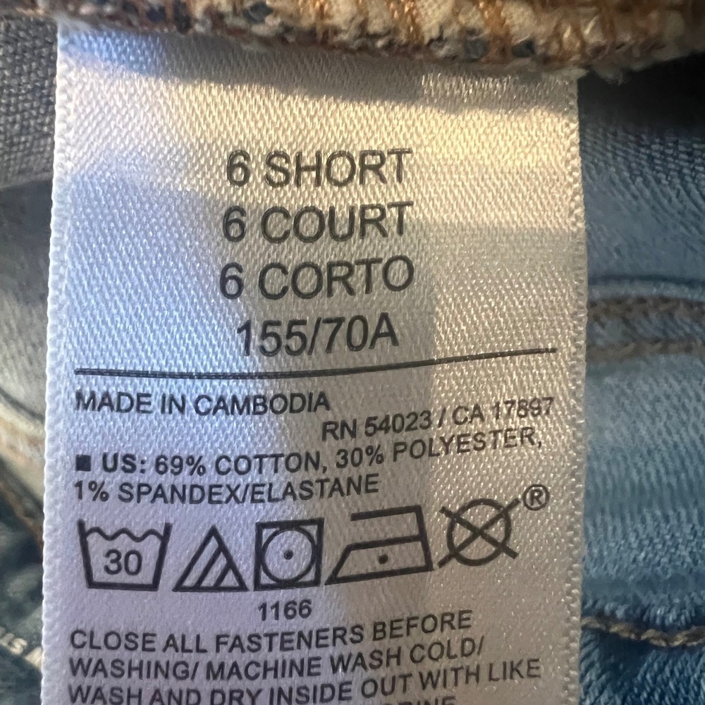 Old Navy Wow Straight High Rise Jeans Light Wash Blue Womens 6 Short Stretch - Picture 5 of 9